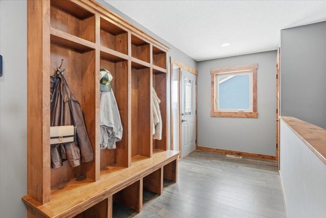 870 Brentwood Circle, River Falls, WI 54022