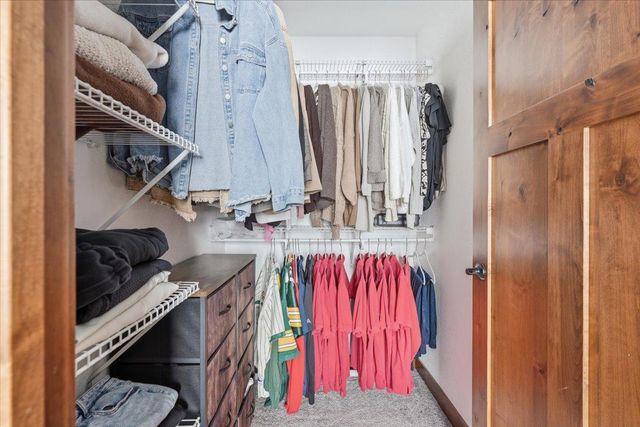 870 Brentwood Circle, River Falls, WI 54022