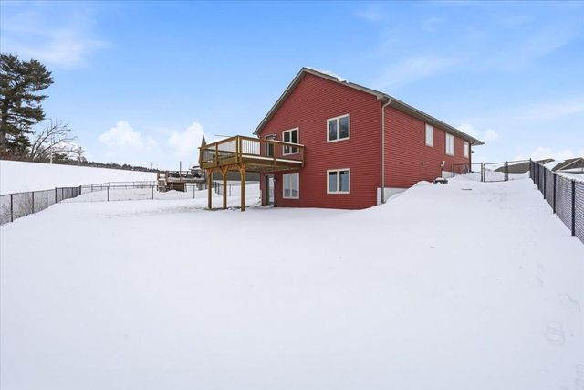 870 Brentwood Circle, River Falls, WI 54022