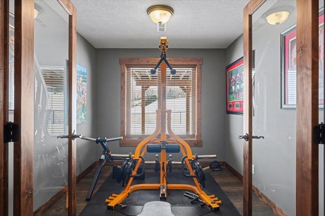 870 Brentwood Circle, River Falls, WI 54022