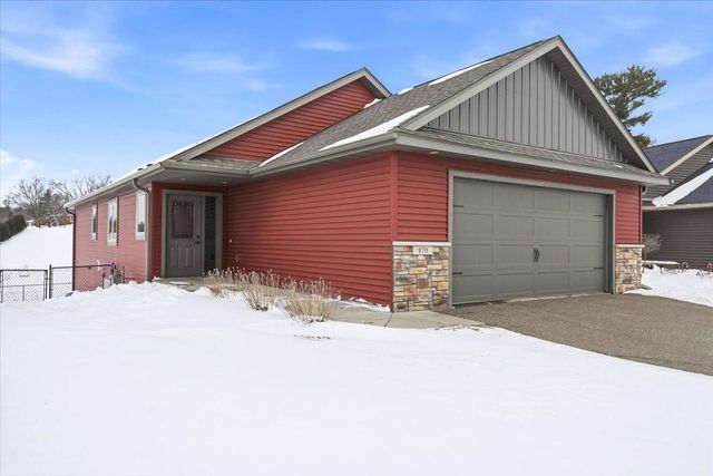 870 Brentwood Circle, River Falls, WI 54022