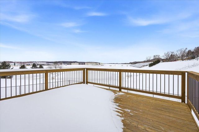 870 Brentwood Circle, River Falls, WI 54022