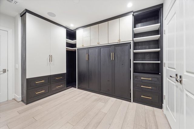 2047 Westcreek Lane 505, Houston, TX 77027