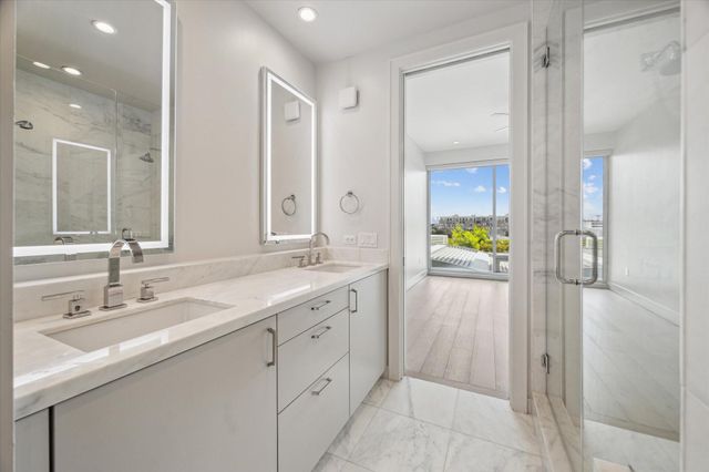 2047 Westcreek Lane 505, Houston, TX 77027