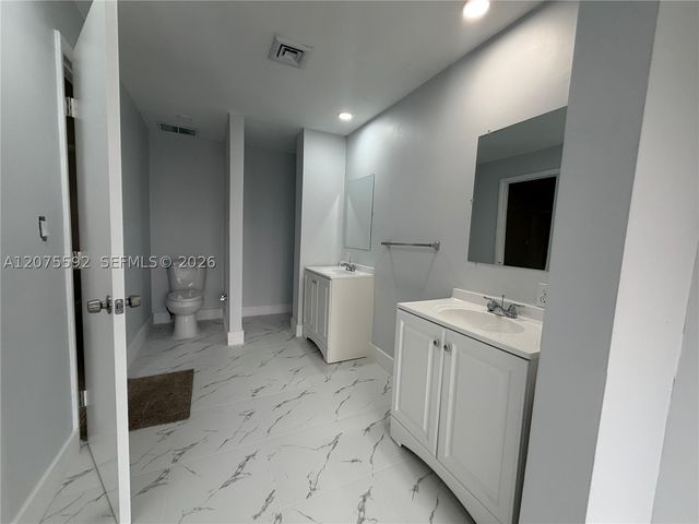 5728 NW 16th St 24, Lauderhill, FL 33313