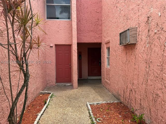 5728 NW 16th St 24, Lauderhill, FL 33313