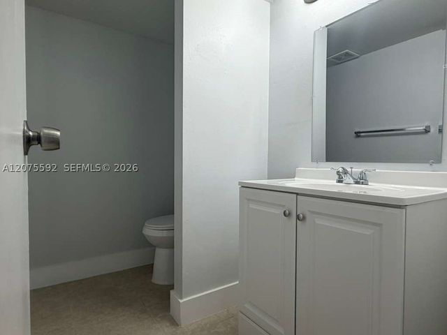 5728 NW 16th St 24, Lauderhill, FL 33313