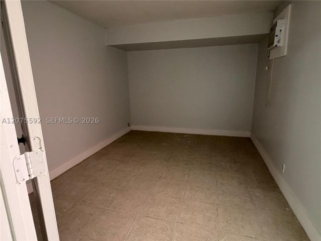 5728 NW 16th St 24, Lauderhill, FL 33313