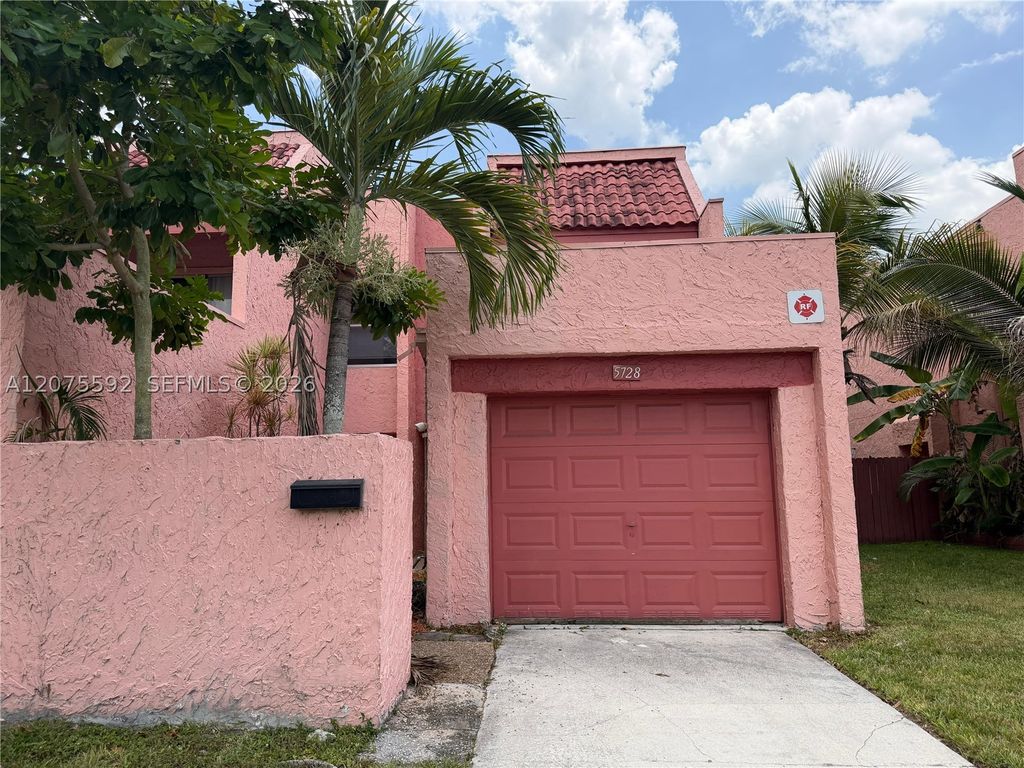 5728 NW 16th St 24, Lauderhill, FL 33313