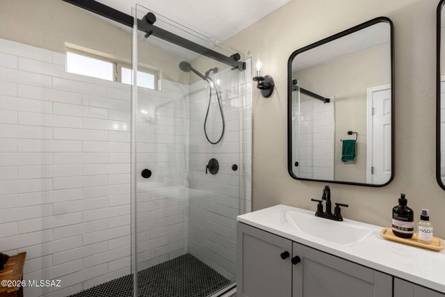 129 N Columbus Boulevard, Tucson, AZ 85711