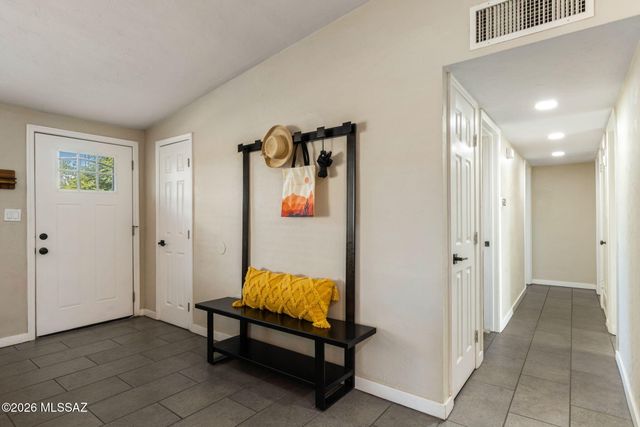 129 N Columbus Boulevard, Tucson, AZ 85711