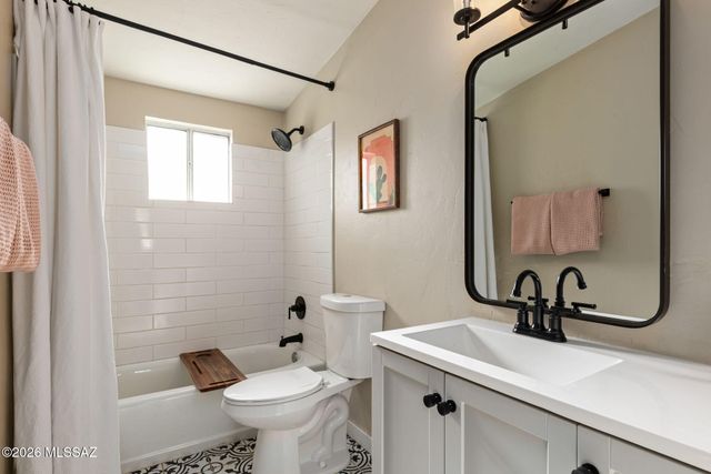 129 N Columbus Boulevard, Tucson, AZ 85711