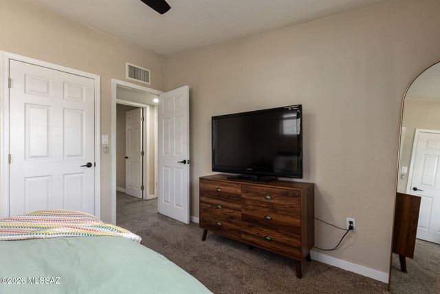 129 N Columbus Boulevard, Tucson, AZ 85711