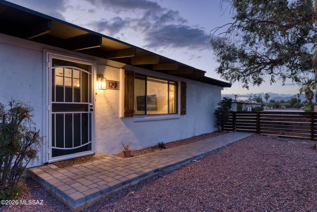 129 N Columbus Boulevard, Tucson, AZ 85711