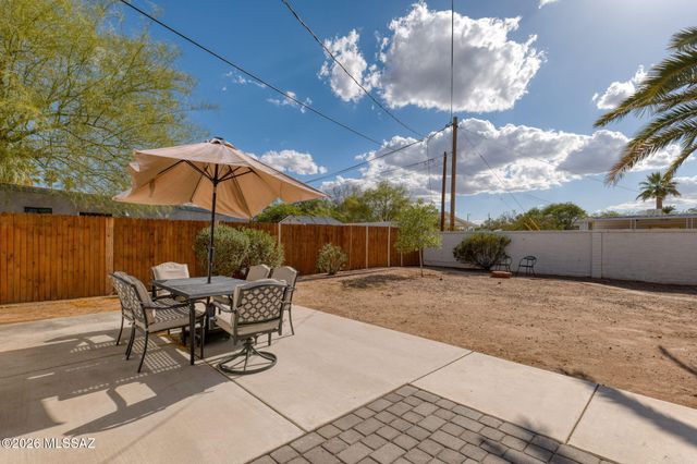 129 N Columbus Boulevard, Tucson, AZ 85711