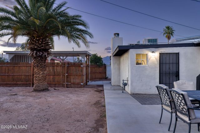 129 N Columbus Boulevard, Tucson, AZ 85711
