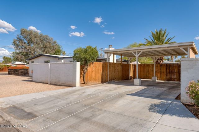 129 N Columbus Boulevard, Tucson, AZ 85711