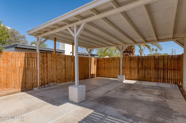 129 N Columbus Boulevard, Tucson, AZ 85711