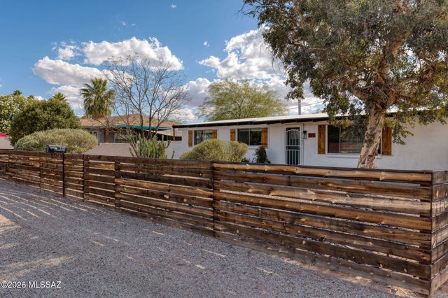 129 N Columbus Boulevard, Tucson, AZ 85711