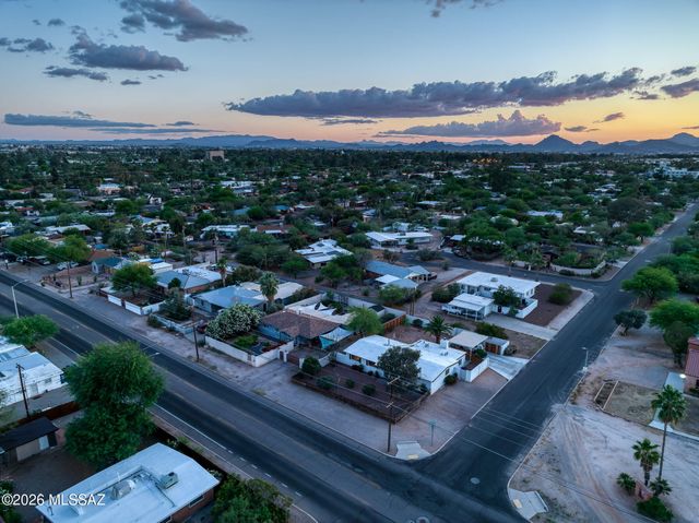 129 N Columbus Boulevard, Tucson, AZ 85711