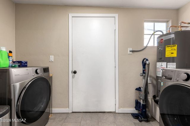 129 N Columbus Boulevard, Tucson, AZ 85711