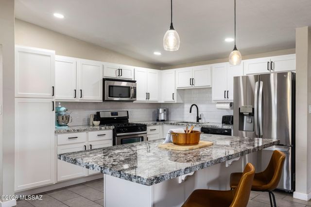 129 N Columbus Boulevard, Tucson, AZ 85711
