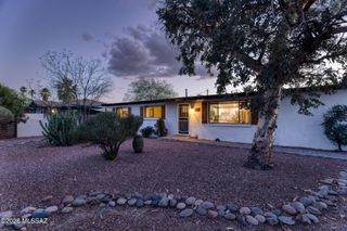 129 N Columbus Boulevard, Tucson, AZ 85711