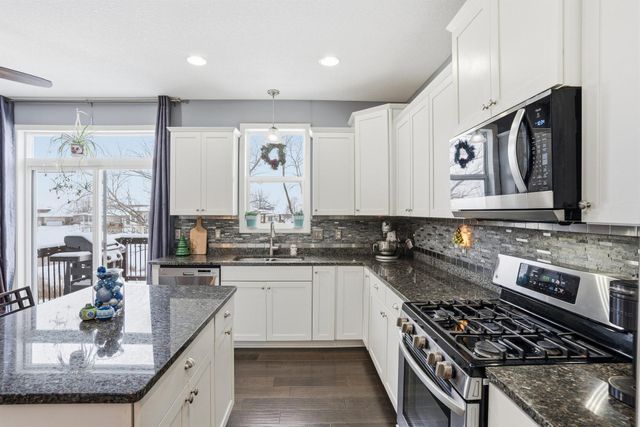 1315 Lylewood Parkway, Carver, MN 55315