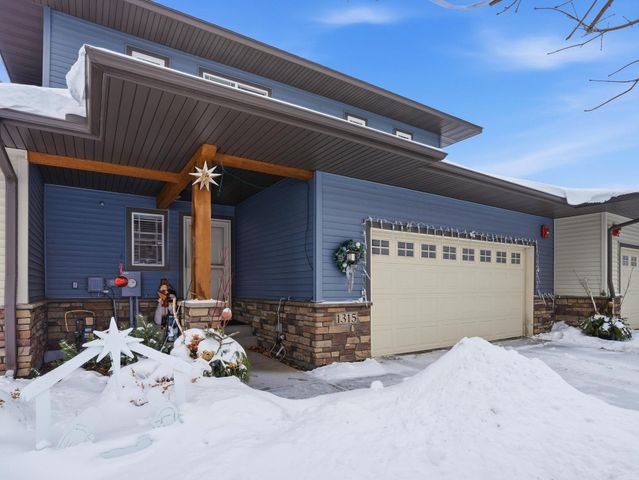 1315 Lylewood Parkway, Carver, MN 55315