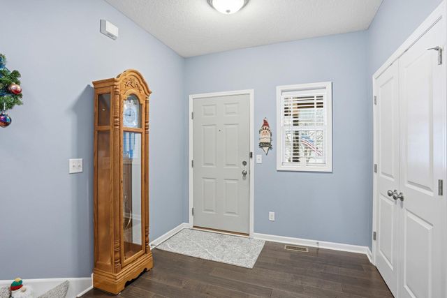 1315 Lylewood Parkway, Carver, MN 55315