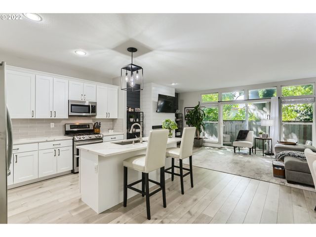 16603 Sw 134TH Ter, Portland, OR 97224