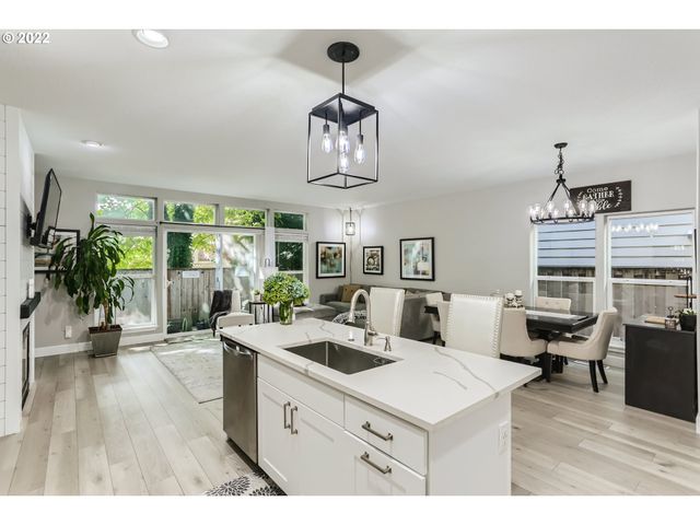 16603 Sw 134TH Ter, Portland, OR 97224