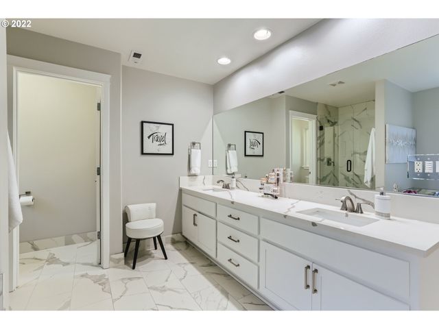 16603 Sw 134TH Ter, Portland, OR 97224