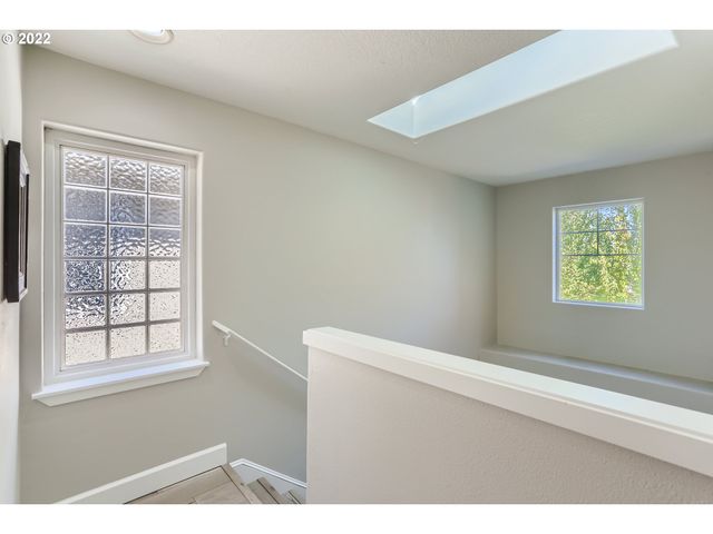 16603 Sw 134TH Ter, Portland, OR 97224