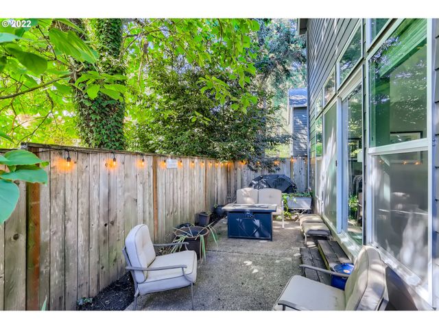 16603 Sw 134TH Ter, Portland, OR 97224