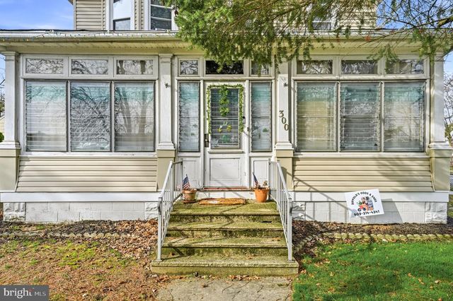 210 3RD, Riverside, NJ 08075