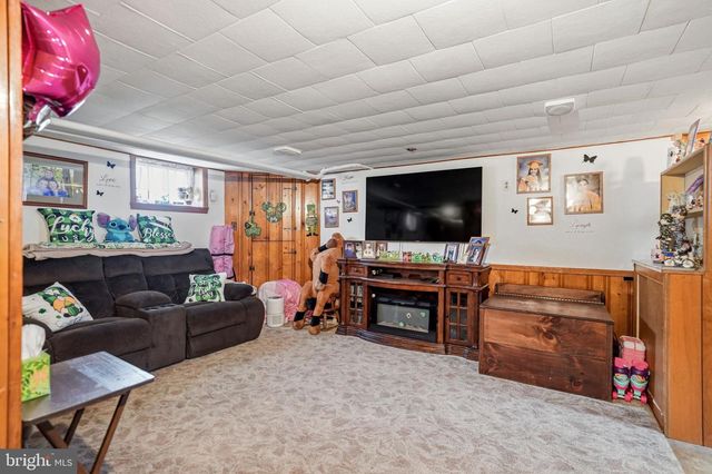 210 3RD, Riverside, NJ 08075