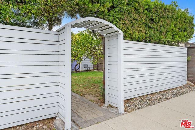 12717 Culver Boulevard, Los Angeles, CA 90066