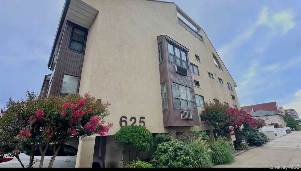 625 shore Road 2B, Long Beach, NY 11561