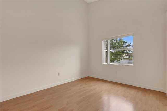 12121 NW 34th St, Sunrise, FL 33323