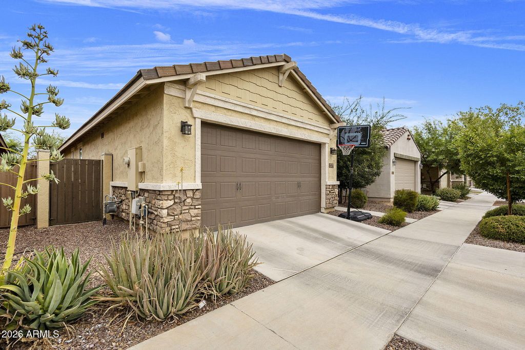 14154 W VOLTAIRE Street, Surprise, AZ 85379 — photo 2