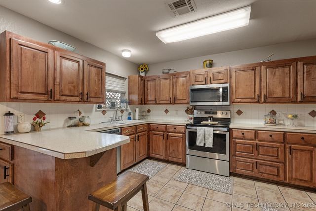 702 S Division Street, Sapulpa, OK 74066