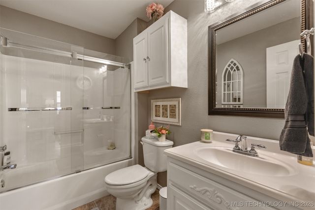 702 S Division Street, Sapulpa, OK 74066