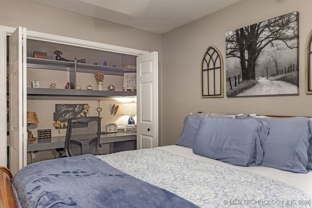 702 S Division Street, Sapulpa, OK 74066