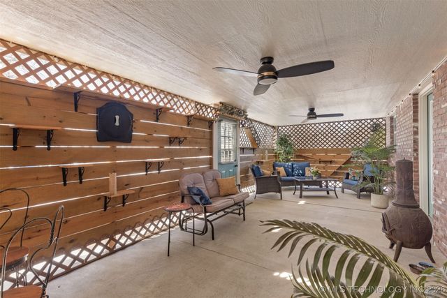 702 S Division Street, Sapulpa, OK 74066