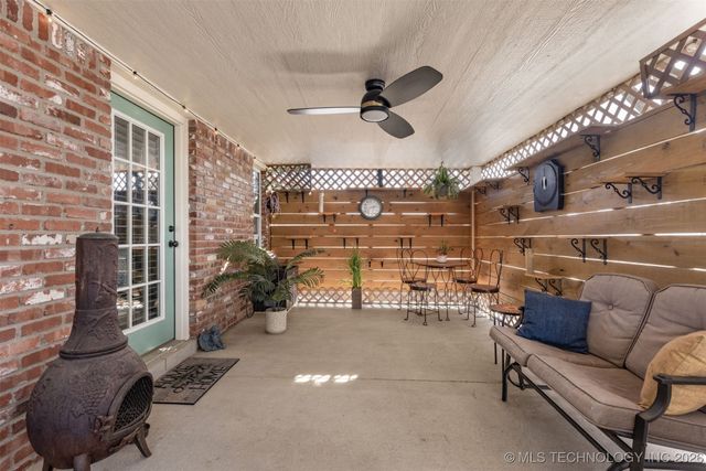 702 S Division Street, Sapulpa, OK 74066