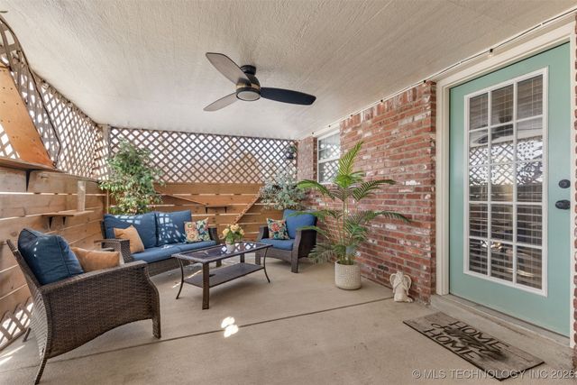 702 S Division Street, Sapulpa, OK 74066