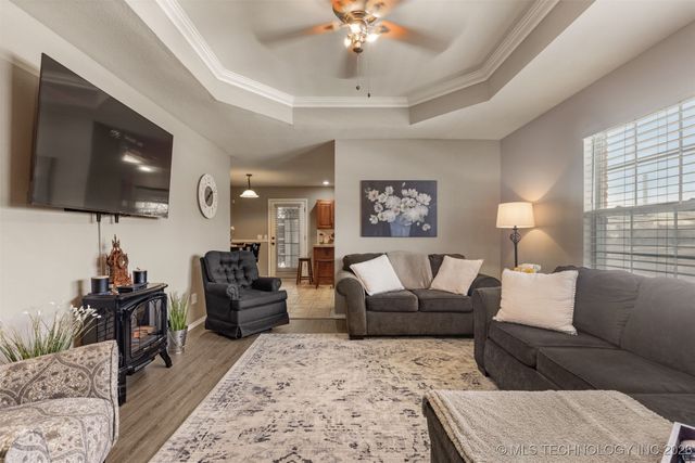 702 S Division Street, Sapulpa, OK 74066