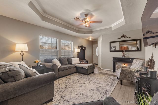 702 S Division Street, Sapulpa, OK 74066