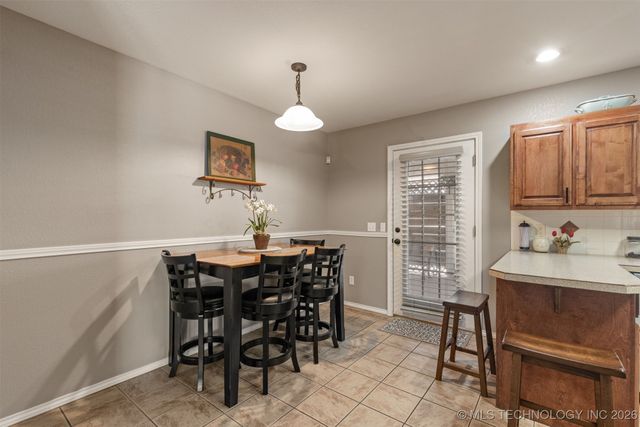 702 S Division Street, Sapulpa, OK 74066